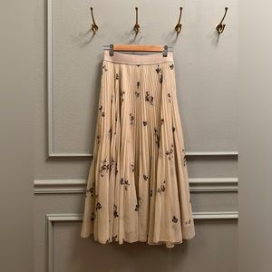Aritzia Wilfred Twirl Pleated Skirt in Cream Floral